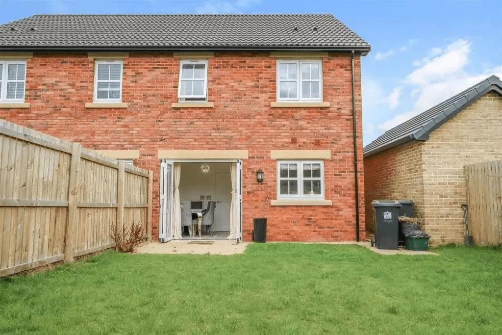 3 Bed Home In Peaceful Village Darlington Middleton One Row Esterno foto